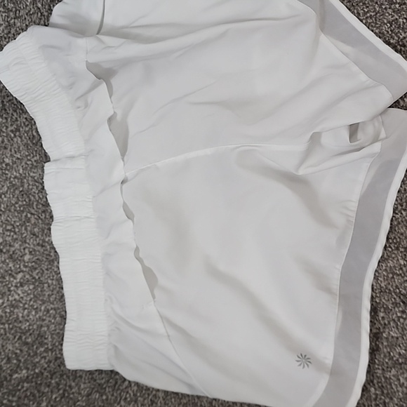 Athleta White mesh racer run short 4" small - Picture 3 of 4